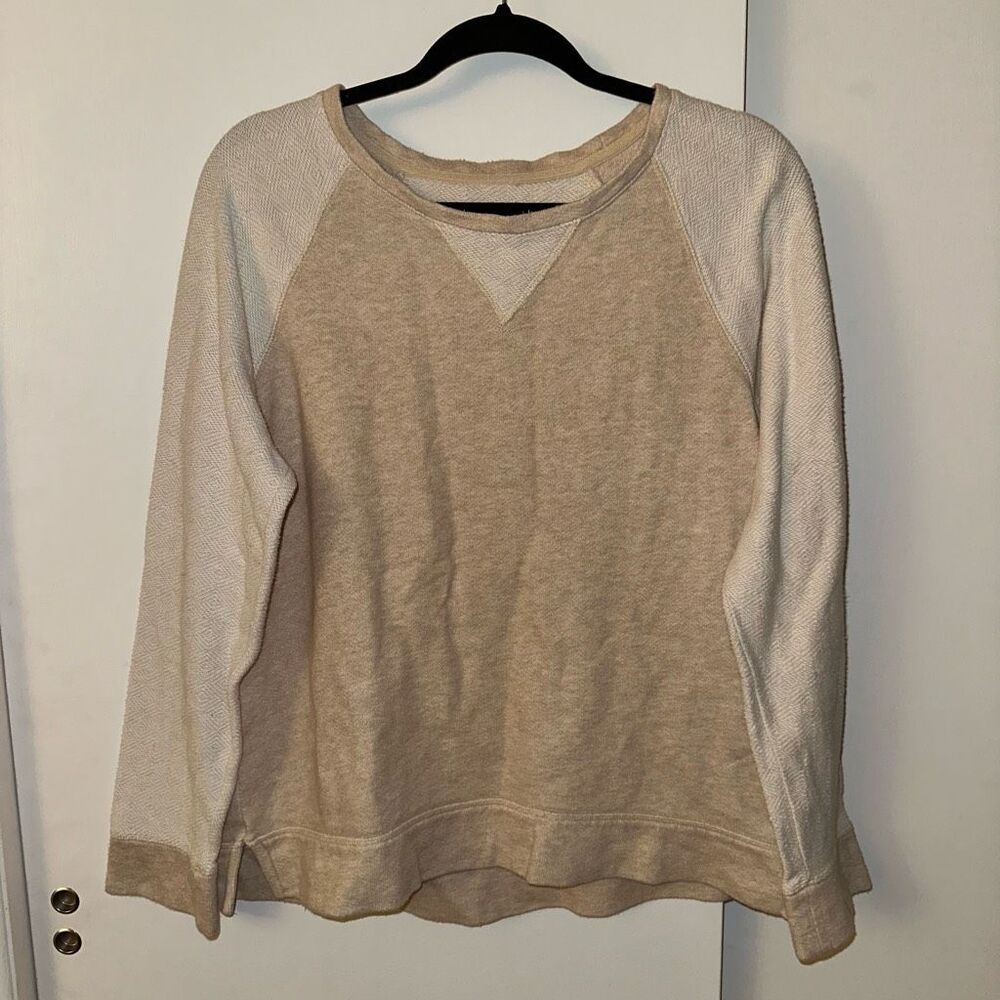 L.L. Bean Womens Peach Beige Crew Sweater Medium GUC Pilling
